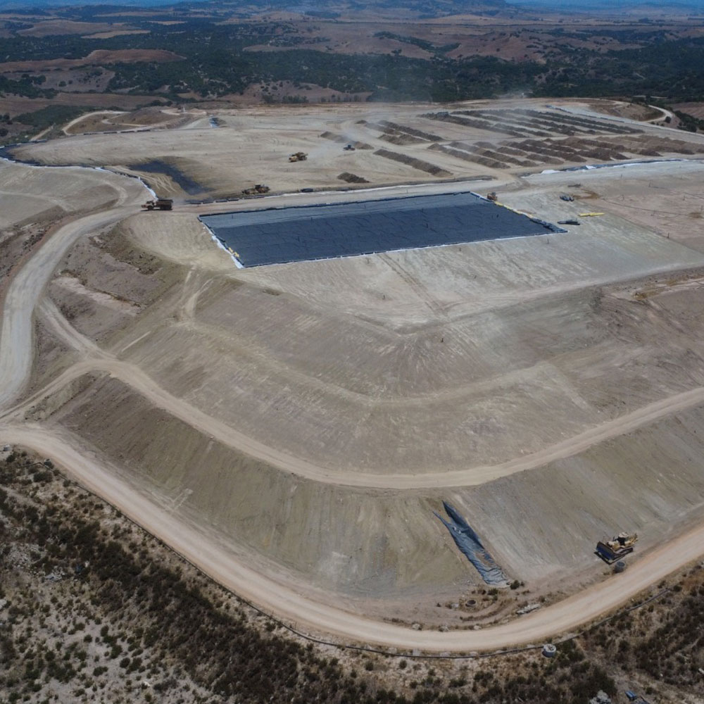Direccion de las obras de sellado de las celdas 1, 2 y 3 del vertedero controlado de Miramundo